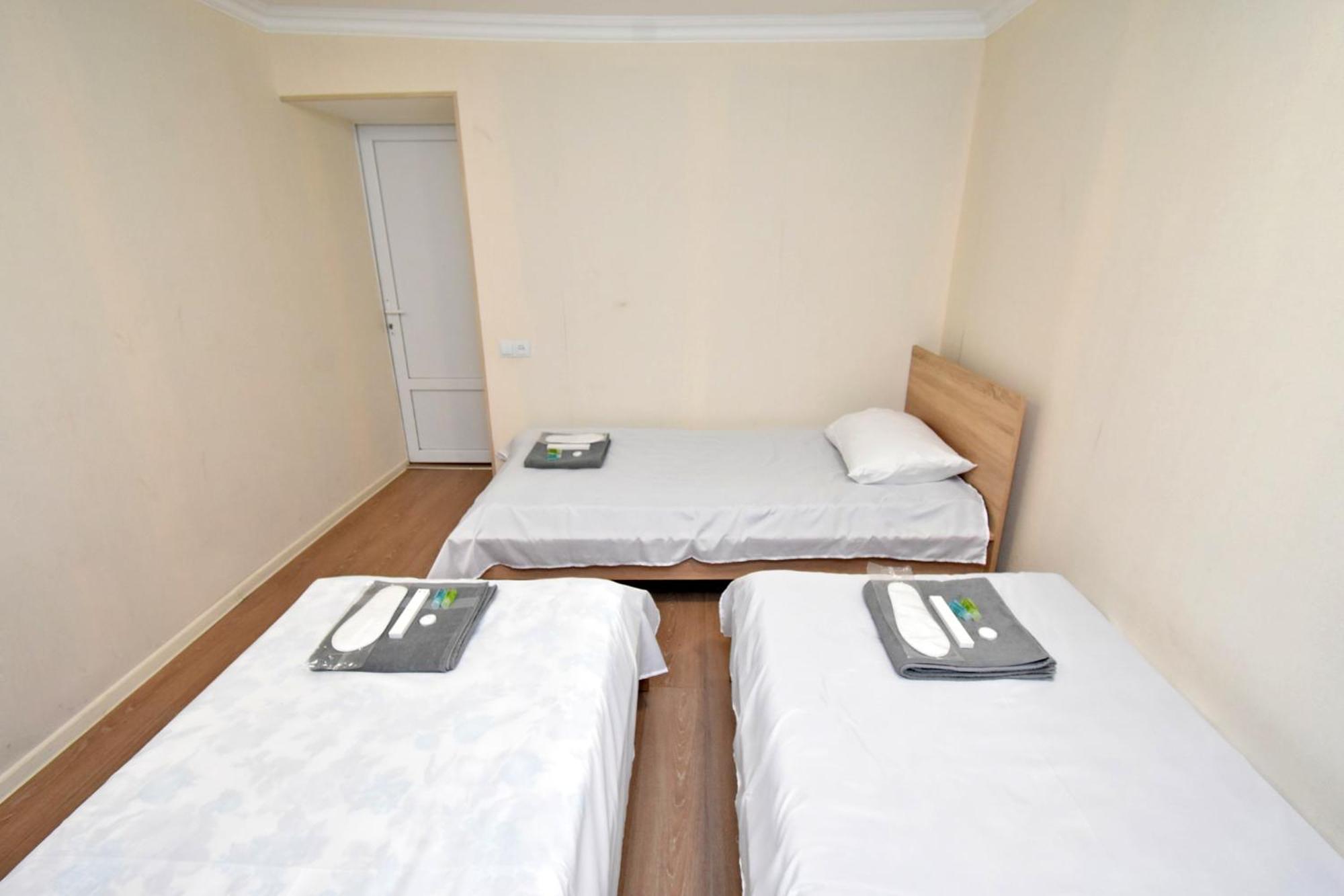 Aaaa Hotel Yerevan Exterior photo
