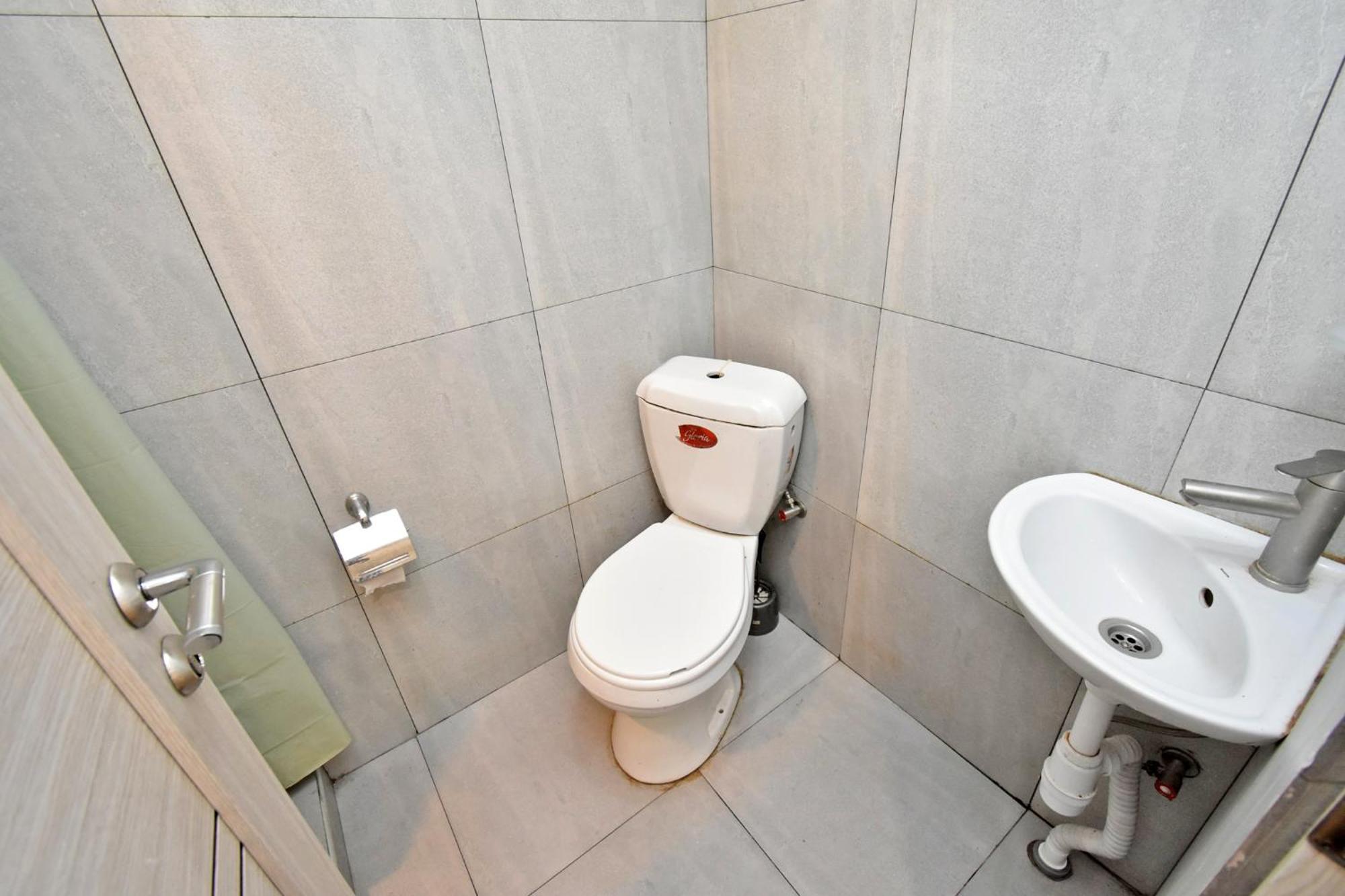 Aaaa Hotel Yerevan Exterior photo